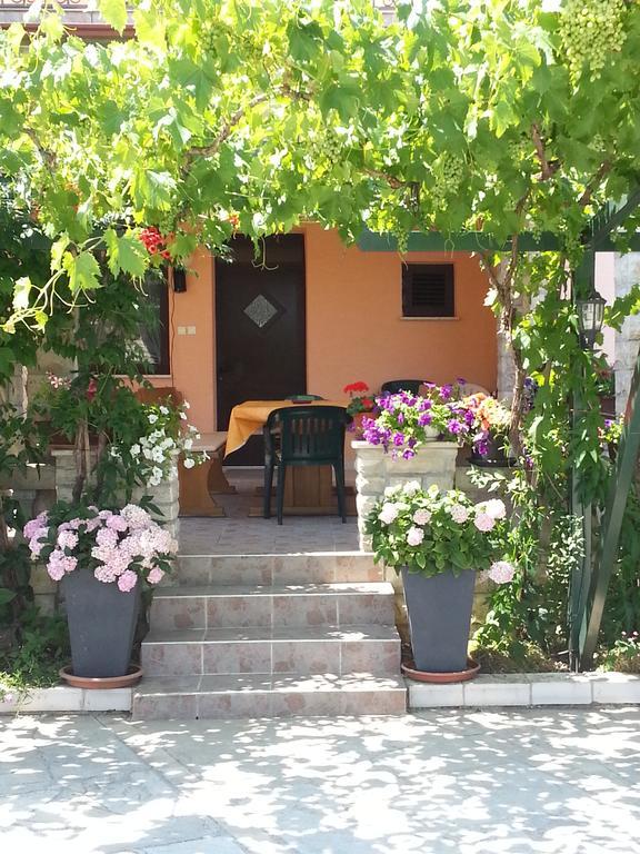 Apartments Santa Barbara Biograd Na Moru Luaran gambar